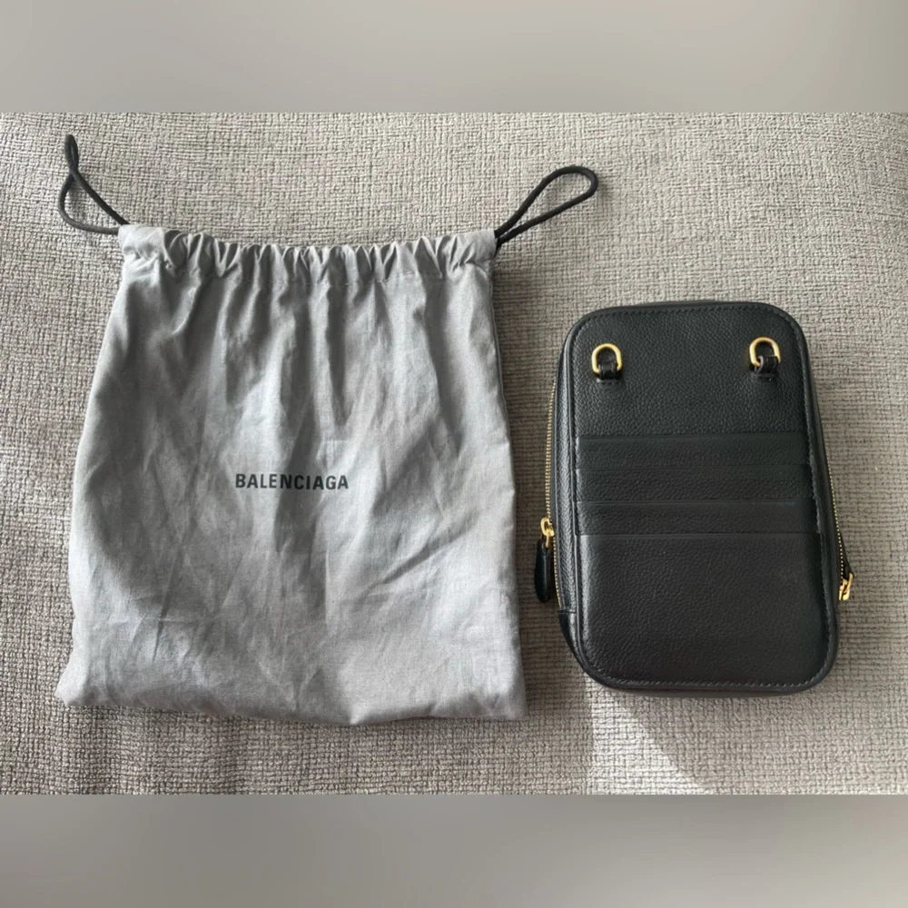 Authentic Balenciaga body bag - Picture 3 of 15